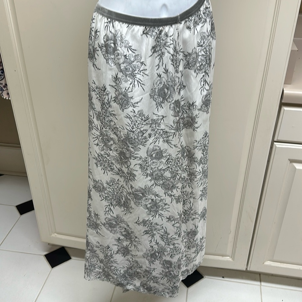 Go Silk Toille Skirt